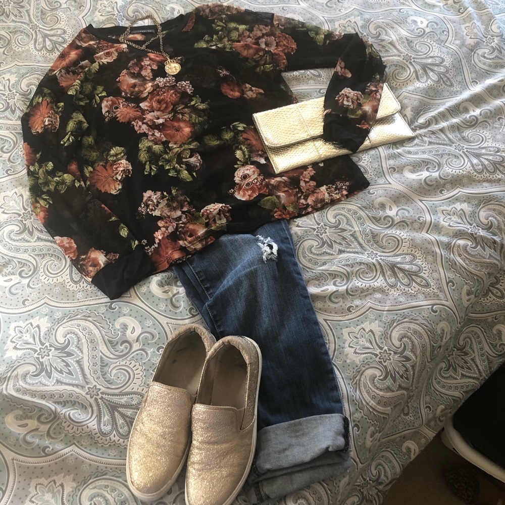 Beautiful Floral inspired sheer mesh blouse ⚜️🌹🌷